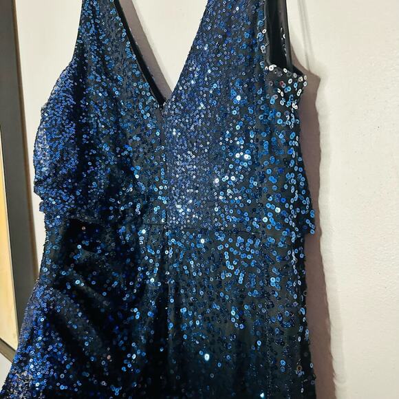 BADGLEY MISCHKA Women's Black Blue Sequins V-Neck Mesh Ombré Astor Gown Size 16 - Picture 11 of 16